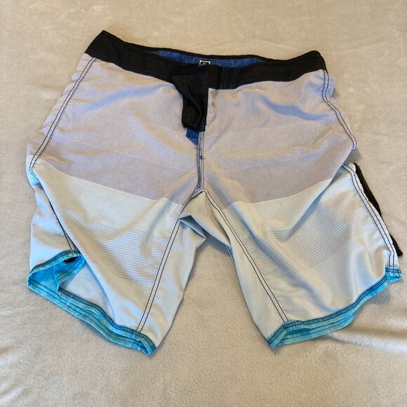 Reef Men's boardshort Swim Trunks Size 38 Approx. EUC - Picture 10 of 10